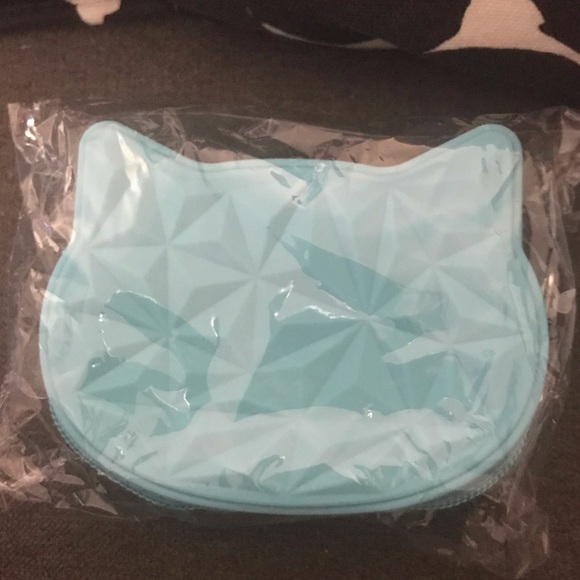 Cat Lady NWT Summer Bundle- Beach Towel + Purse - Picture 4 of 10